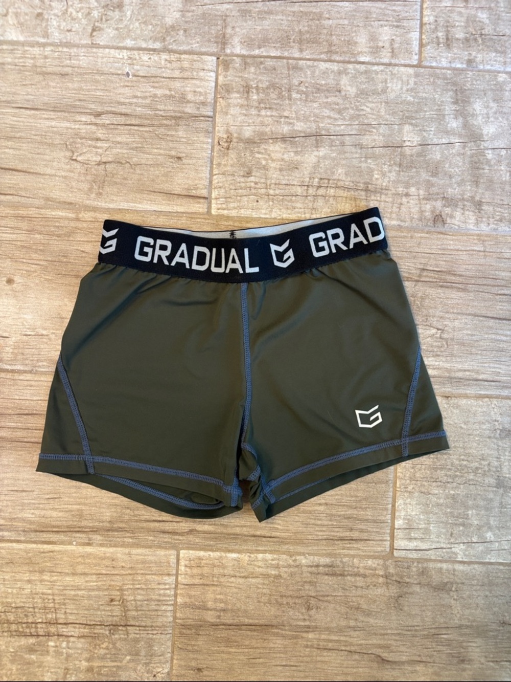 Gradual Performance Compression Shorts - Olive & Navy - Picture 2 of 5